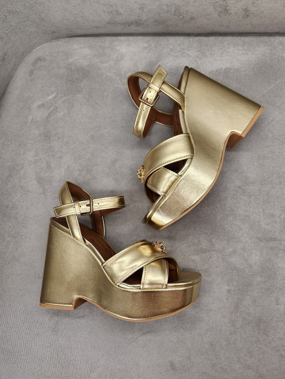 Kurt Geiger Wedge Sandals 7.5 Gold Leather Kensington Cross Chunky Dress New$245 - Picture 1 of 17